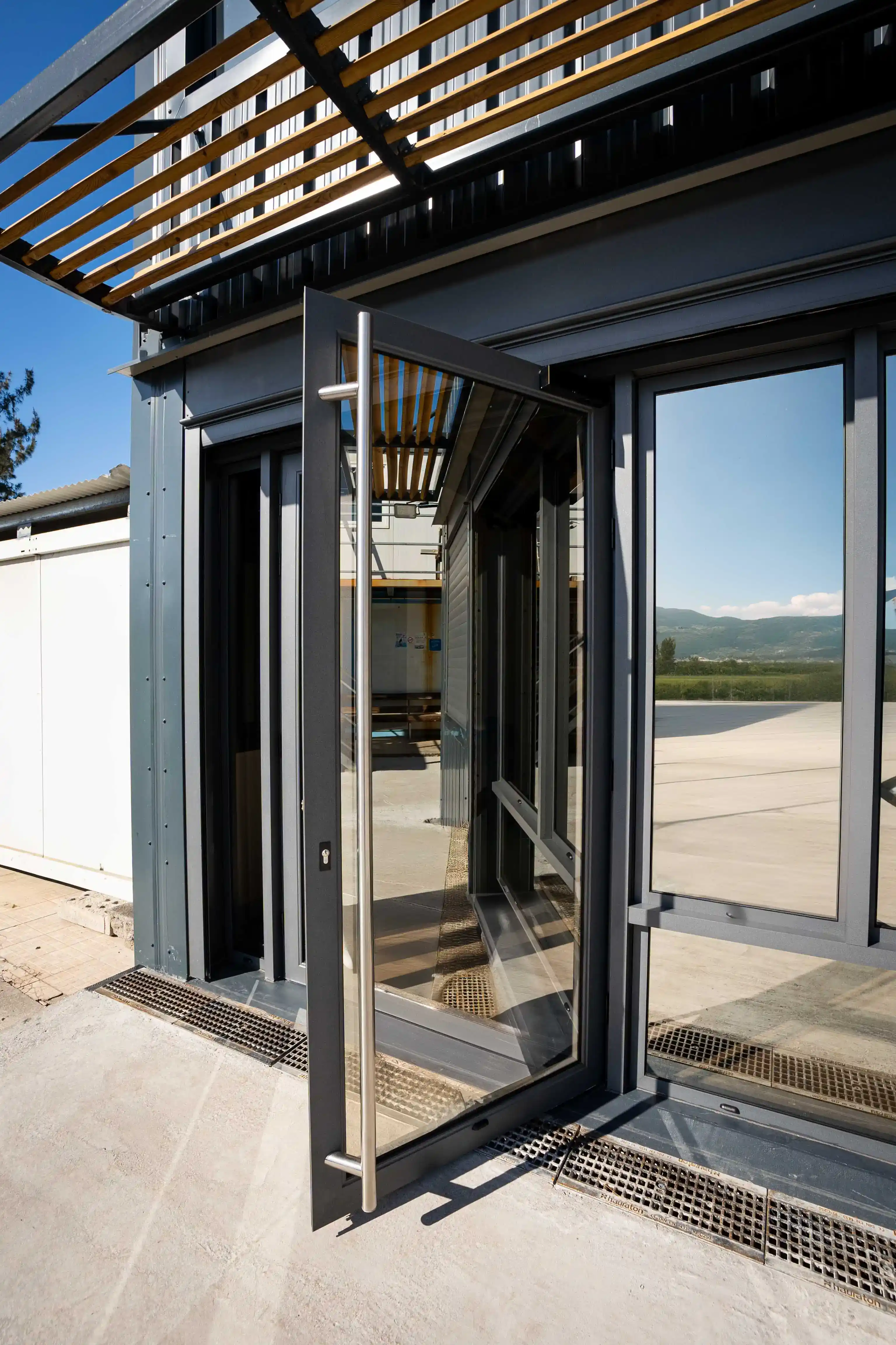 Châssis aluminium sur mesure à La Réunion – réalisation Flash Alu à La Réunion