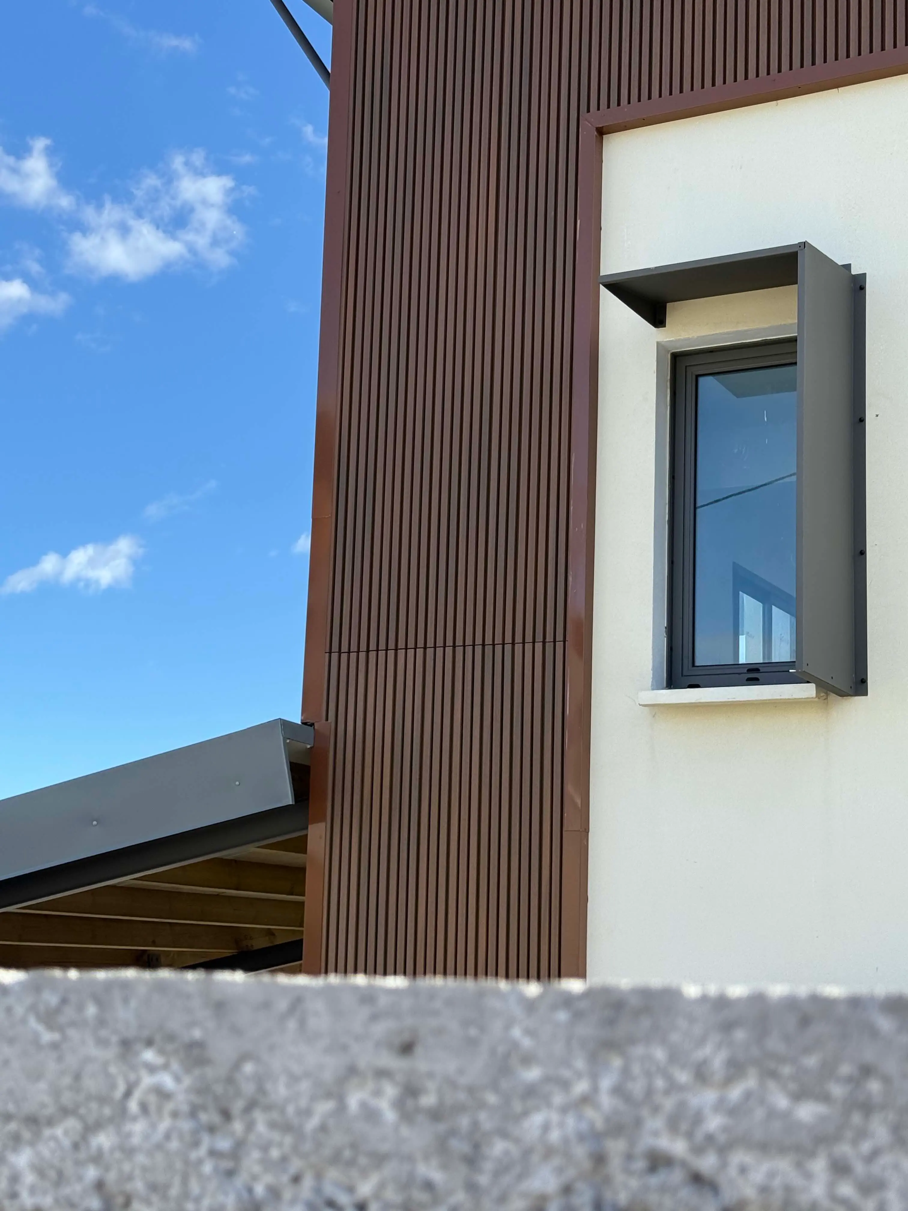 Fenêtres en aluminium sur mesure – réalisation Flash Alu à La Réunion