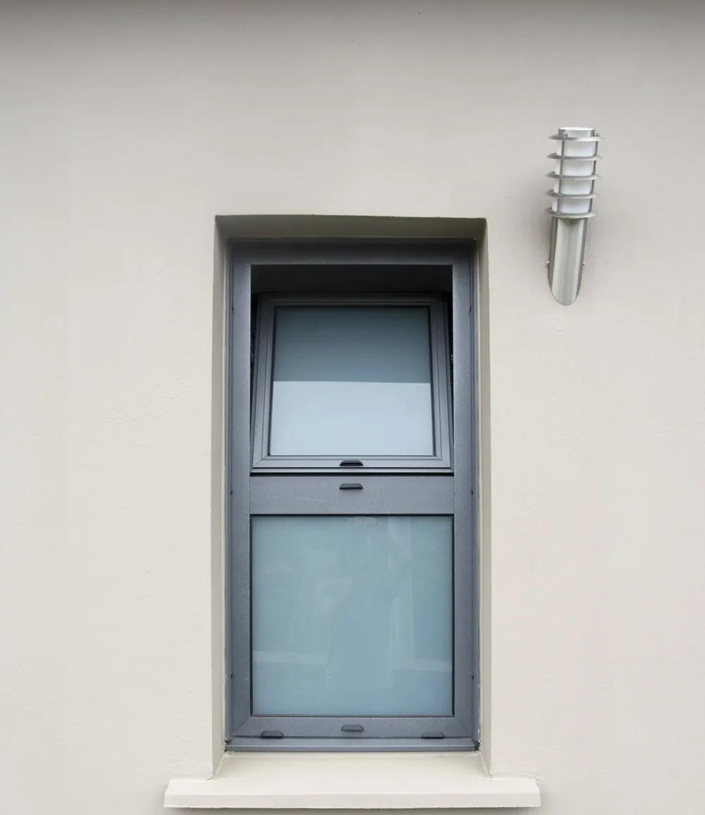 Fenêtres à projection aluminium