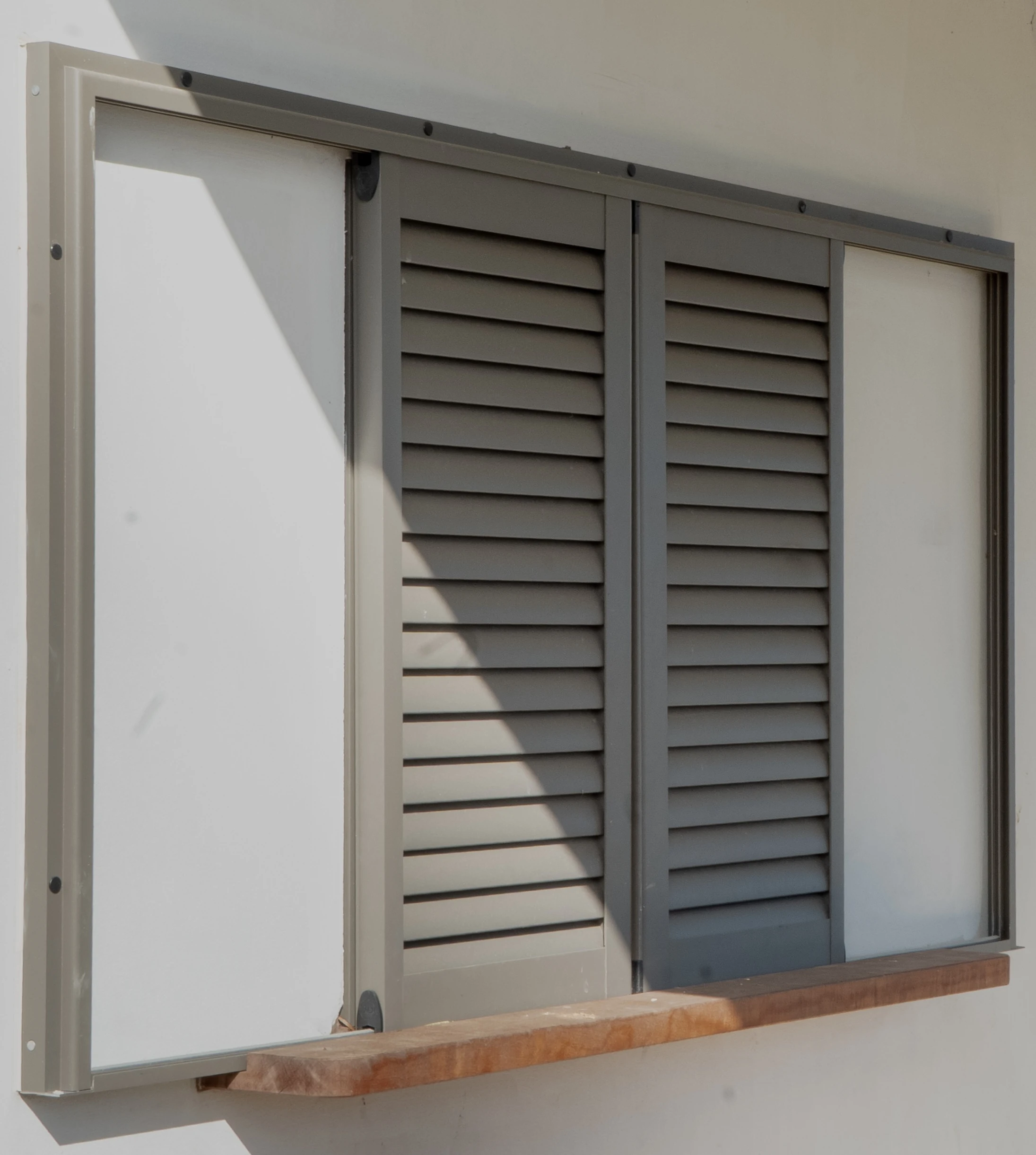 Volet à galandage – réalisation Flash Alu à La Réunion