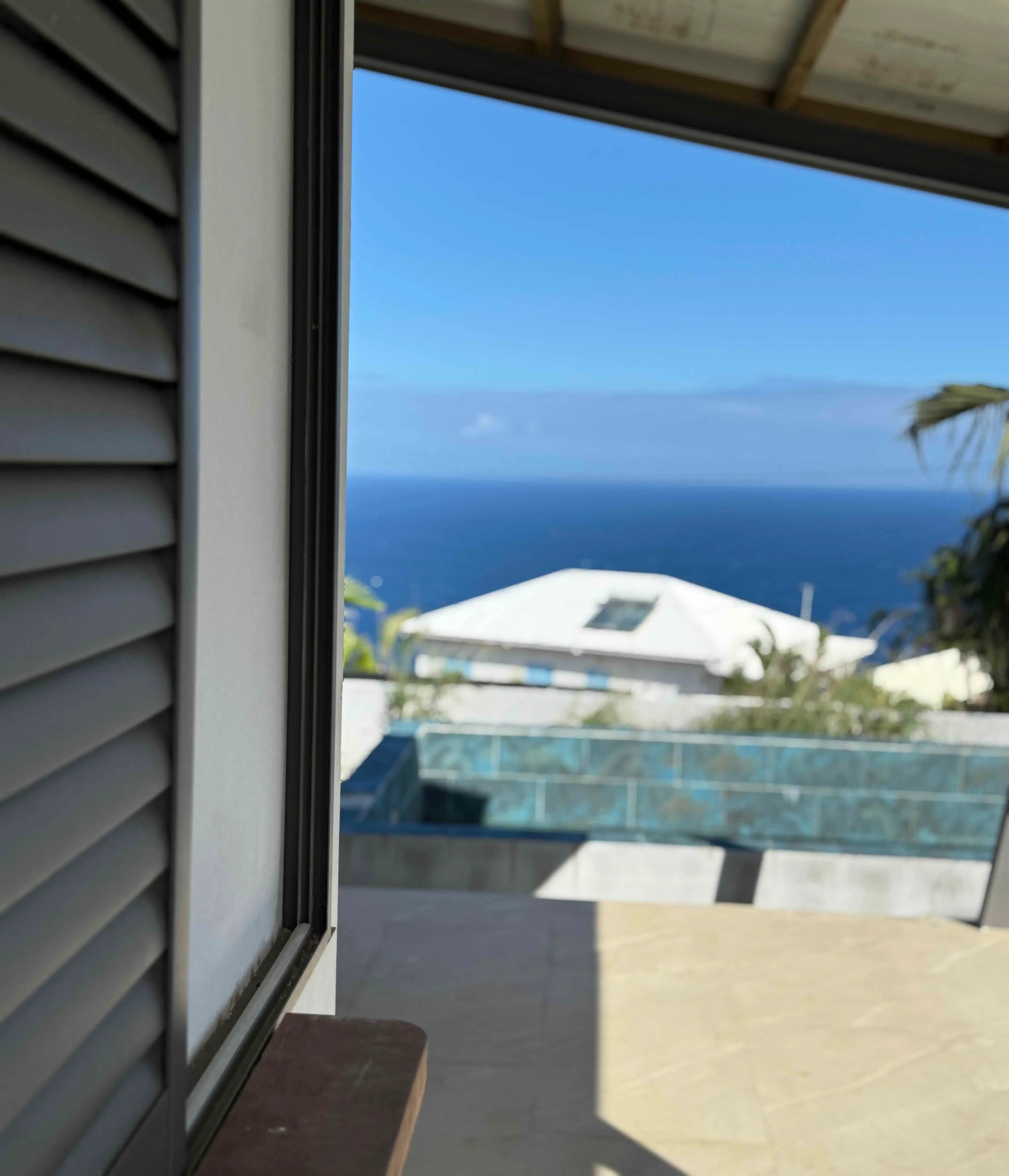 Volet à galandage – réalisation Flash Alu à La Réunion